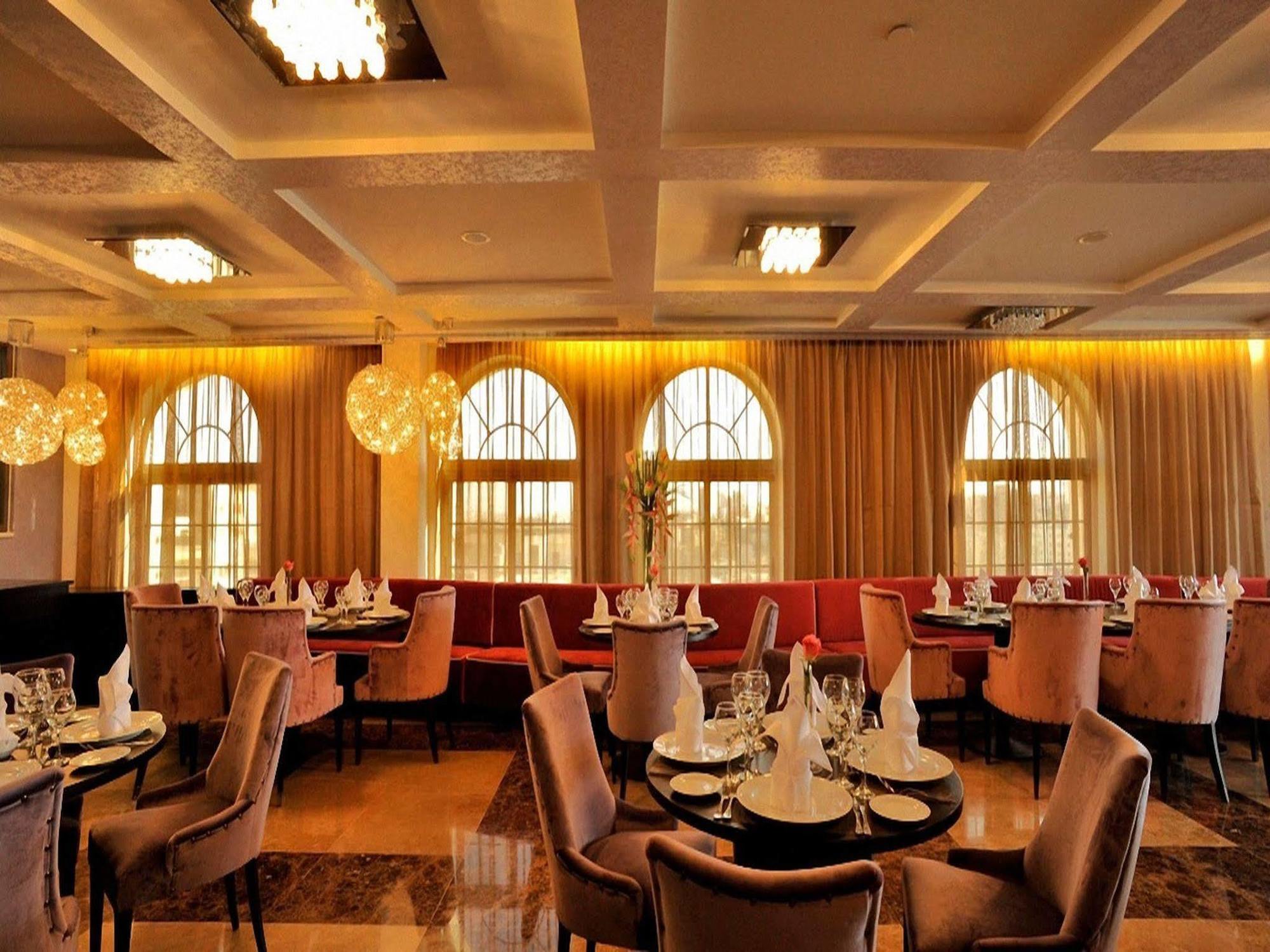 Il Palazzo Hotel And Suites Amman Exterior photo